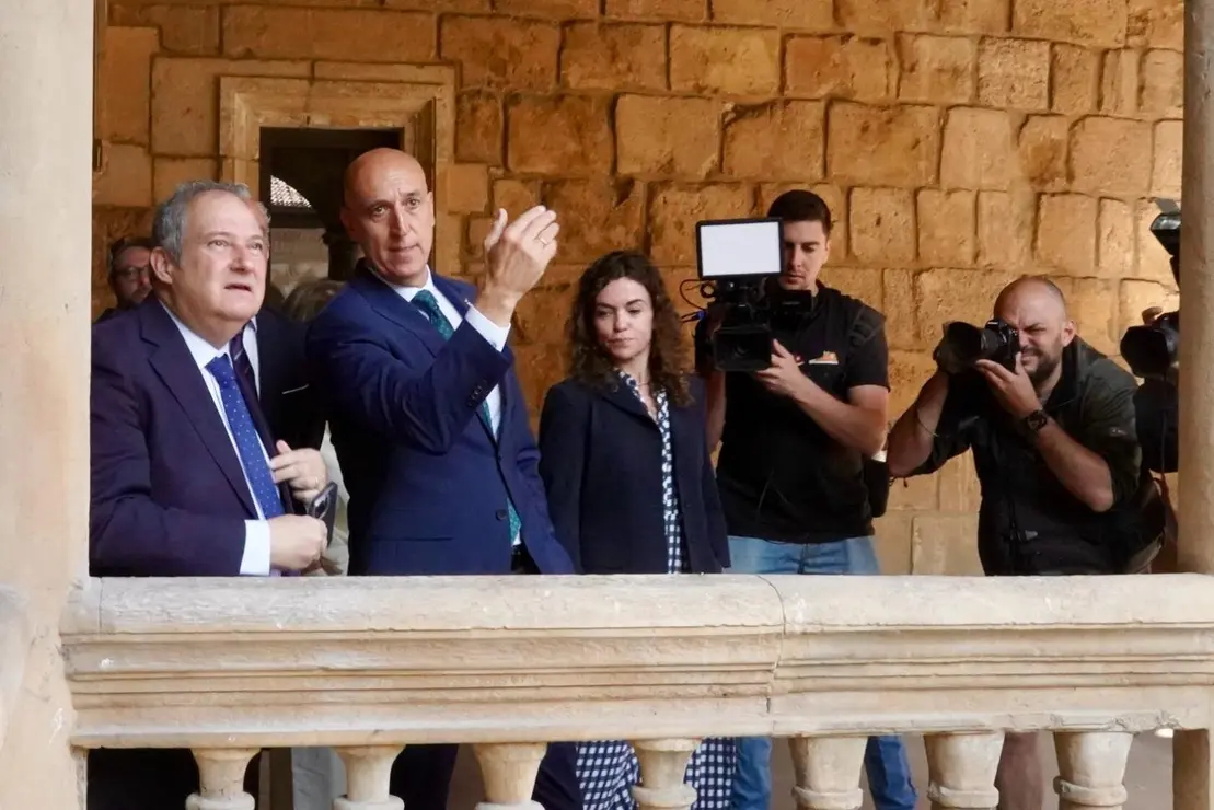 Paradores visita ministro (11)