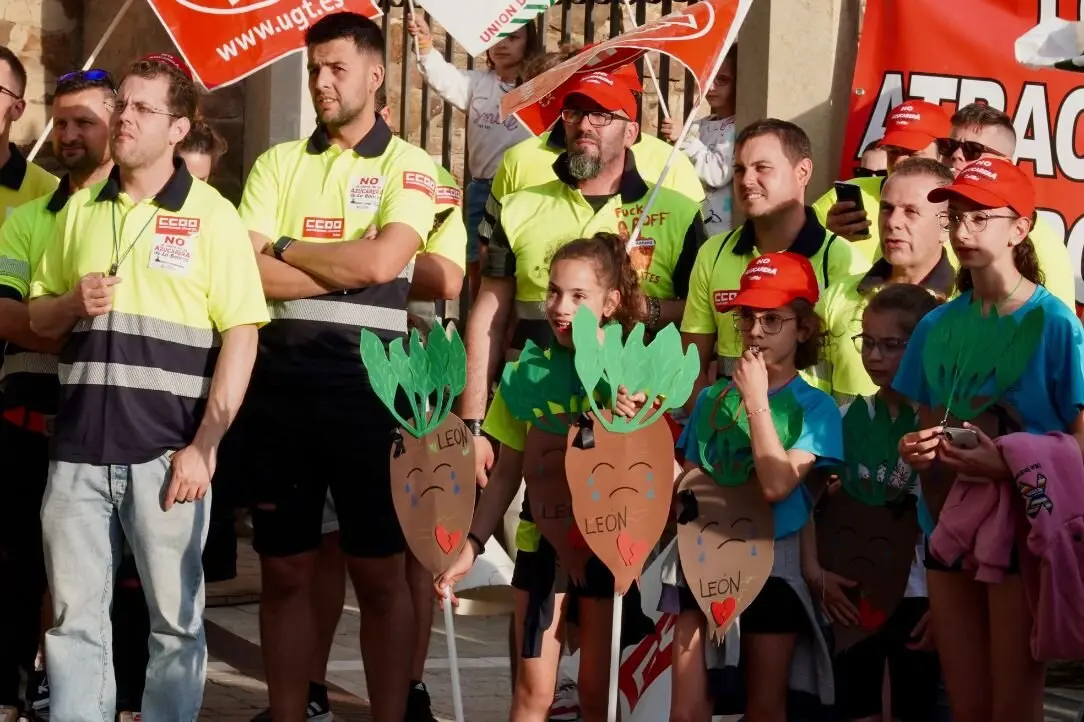 Concentración en contra el cierre de la Azucarera de La Bañeza. Foto: Campillo