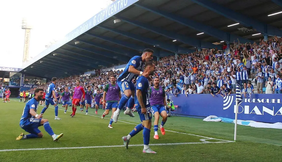 El equipo berciano se impone 2-1 en un épico partido en El Toralín y jugará la final por el ascenso a Segunda tras un duelo vibrante que se resolvió por su mejor clasificación en liga regular.