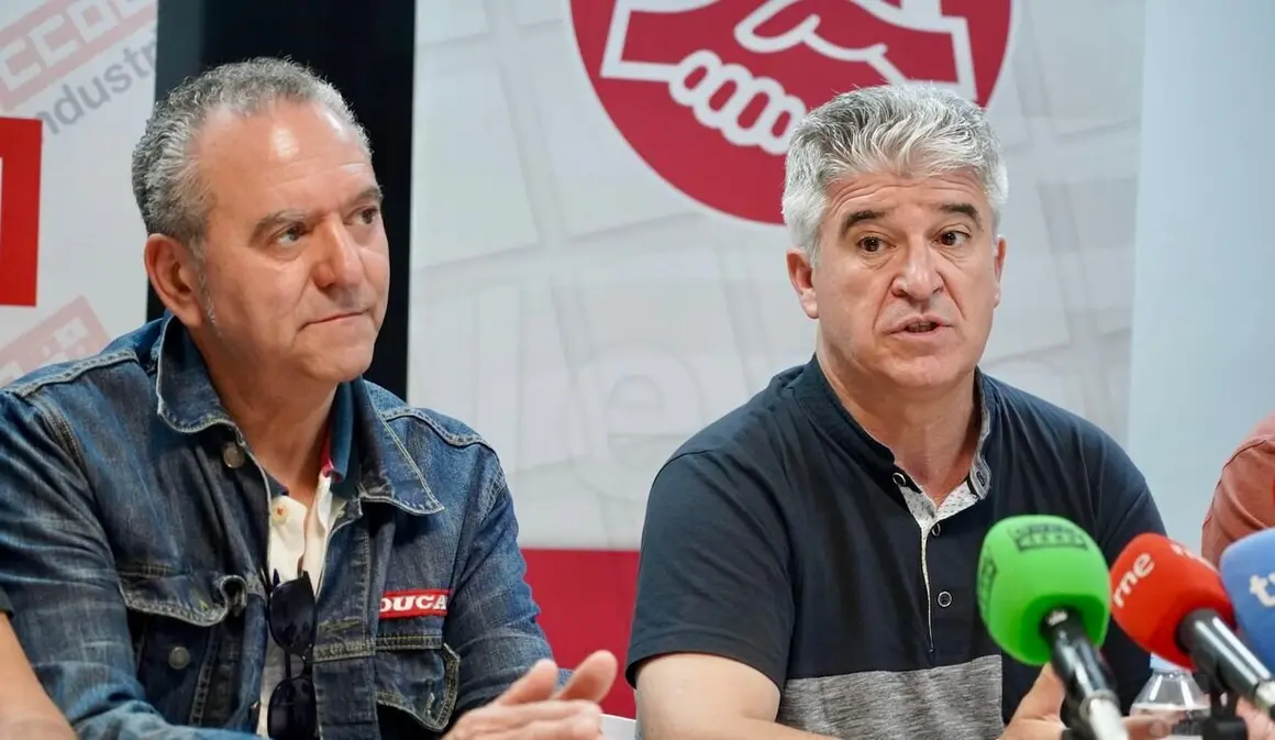 El comité de empresa de Azucarera La Bañeza comparece para anunciar próximas acciones de protesta