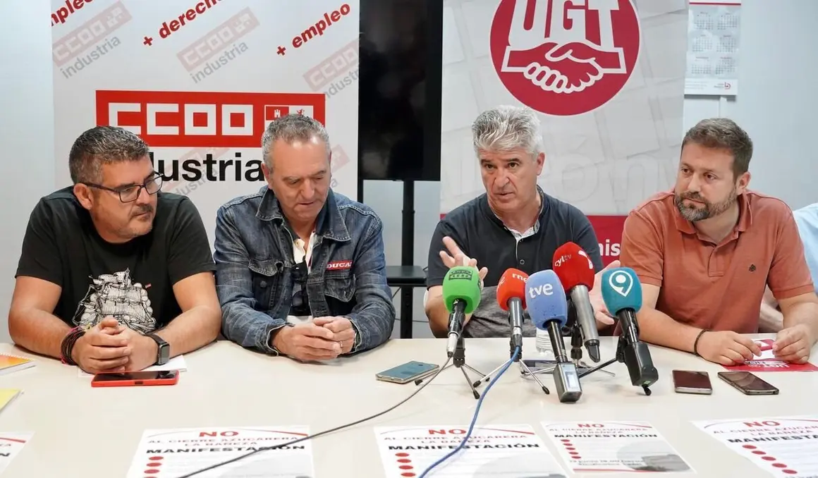 El comité de empresa de Azucarera La Bañeza comparece para anunciar próximas acciones de protesta