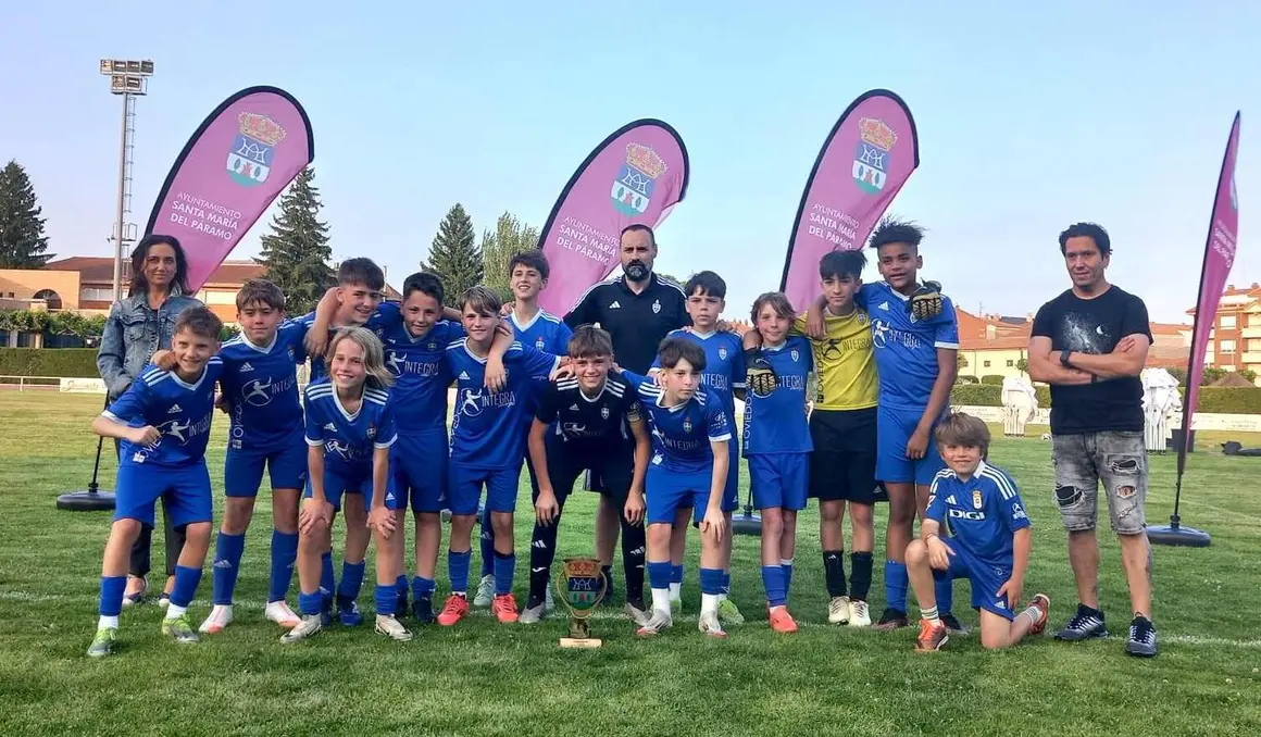 El CD Covadonga se proclamó campeón de la II edición del Torneo Alevín de Fútbol 7 celebrado el pasado sábado, 7 de junio, en Santa María del Páramo. El evento reunió a más de 150 niños de entre 10 y 11 años, pertenecientes a 12 equipos procedentes de Asturias, Palencia, Valladolid, Zamora y León.