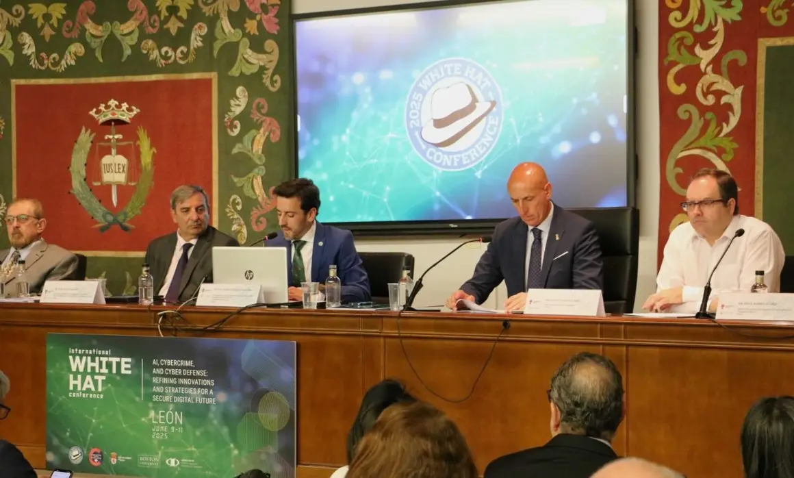 La Universidad de León se sitúa en el epicentro mundial de la aplicación de la IA en la lucha contra el cibercrimen (10)