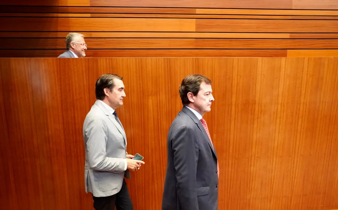 El presidente de la Junta Alfonso Fernández Mañueco en la segunda sesión del Pleno de las Cortes