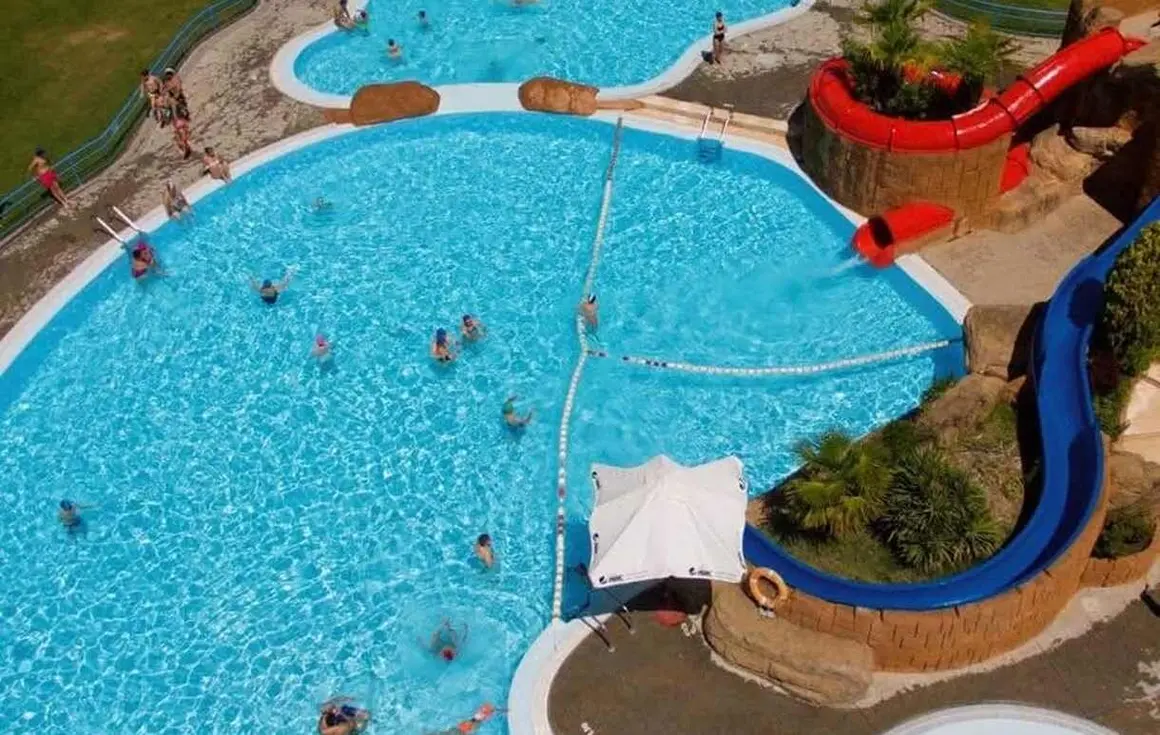 Piscinas Valencia de Don Juan 1