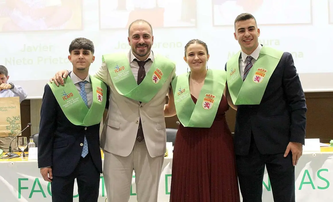 La Universidad de León gradúa a una nueva generación de educadores físicos comprometidos con una sociedad más activa, saludable y humana. Fotos: ULE