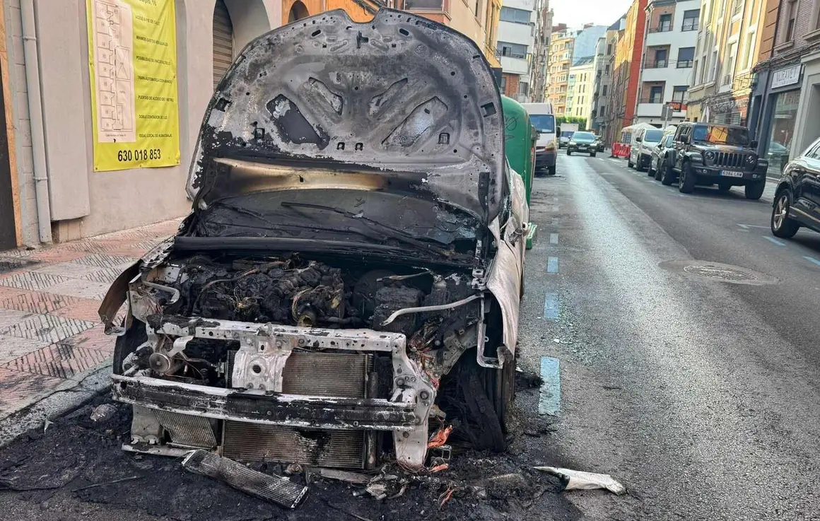 Coche ardiendo 1
