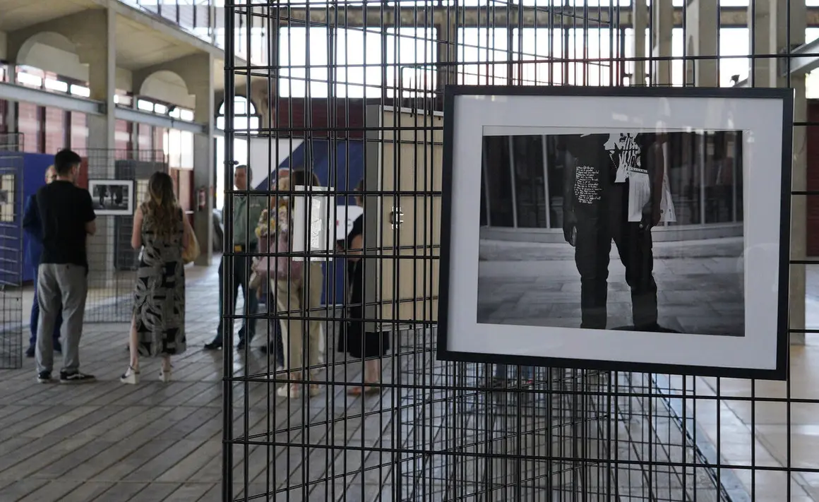 Inauguración de la exposición fotográfica ‘Rostros en tránsito: Historias de resiliencia’, a cargo del autor, Rubén Movilla