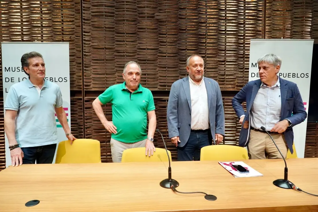 Inauguración de la exposición ‘Un viaje nostálgico’ (7)