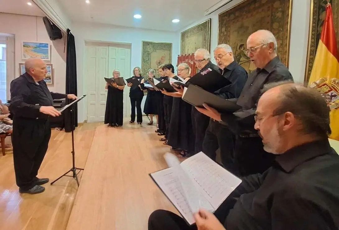 La Casa de León acogió un recital dedicado a figuras clave del patrimonio musical leonés como Odón Alonso y Ángel Barja, bajo la dirección de Ignacio Guijarro.
