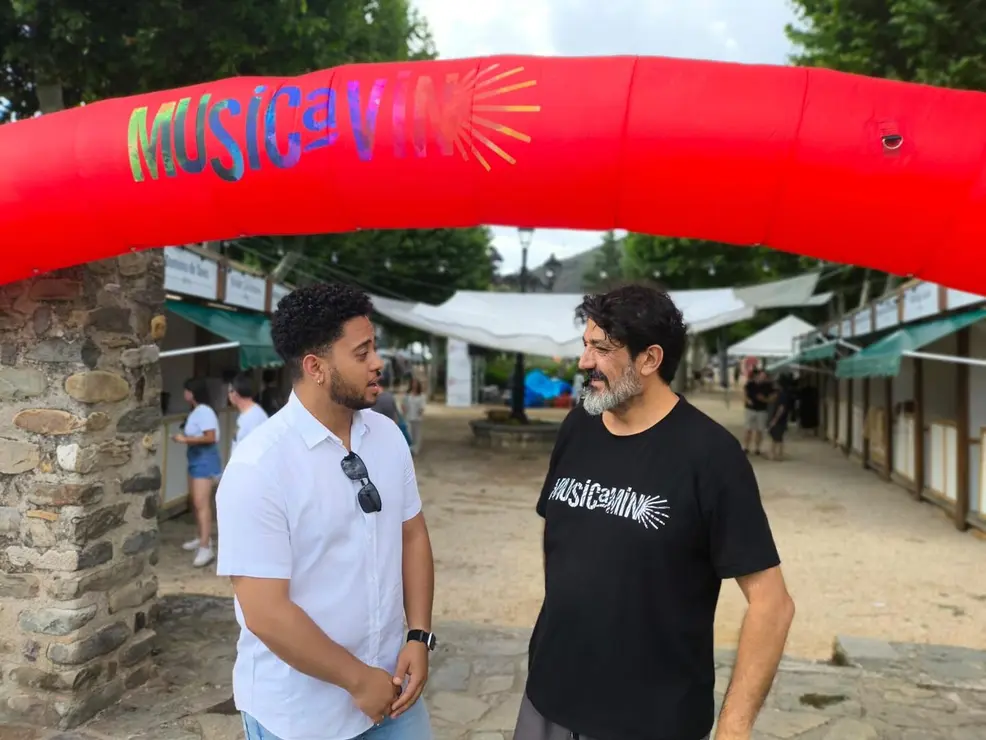 Ánderson Batista alcalde Villafranca (izq) y Rafa Martínez portavoz del Musicamino