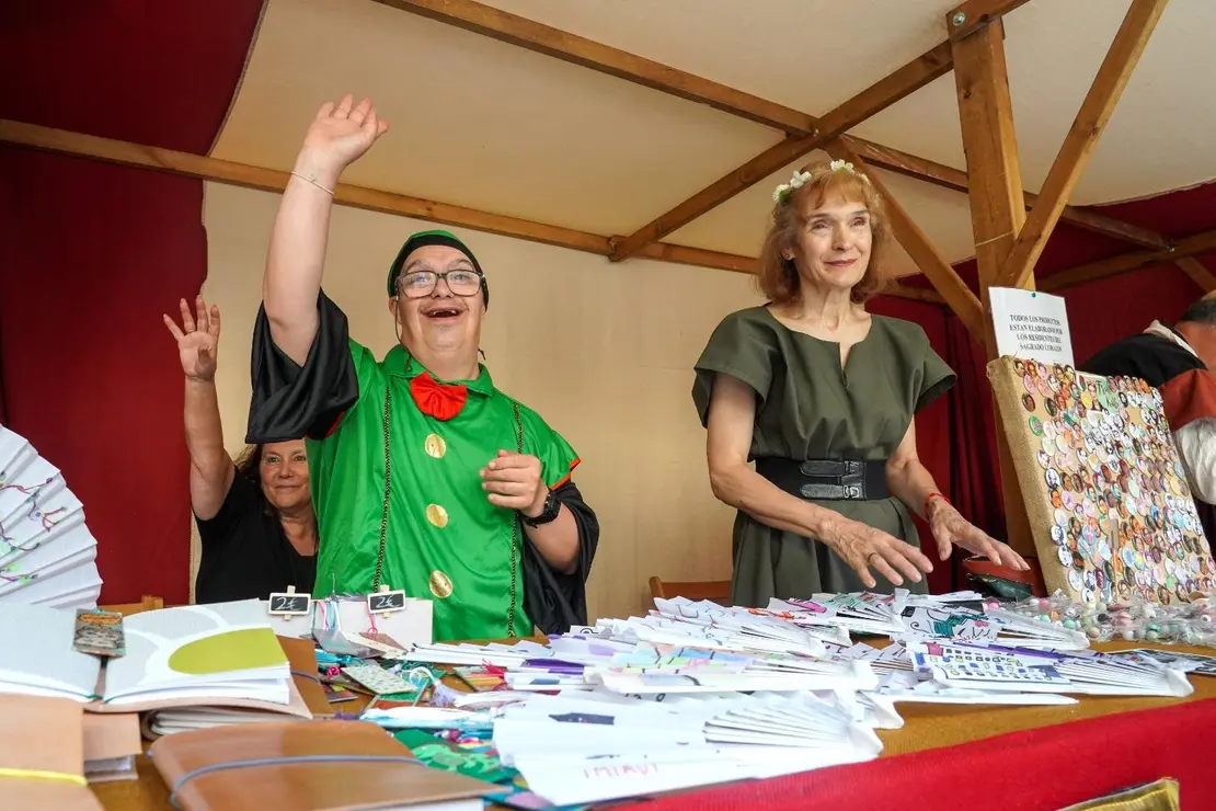 Inauguración de la Feria Medieval de los centros asistenciales de la Diputación de León