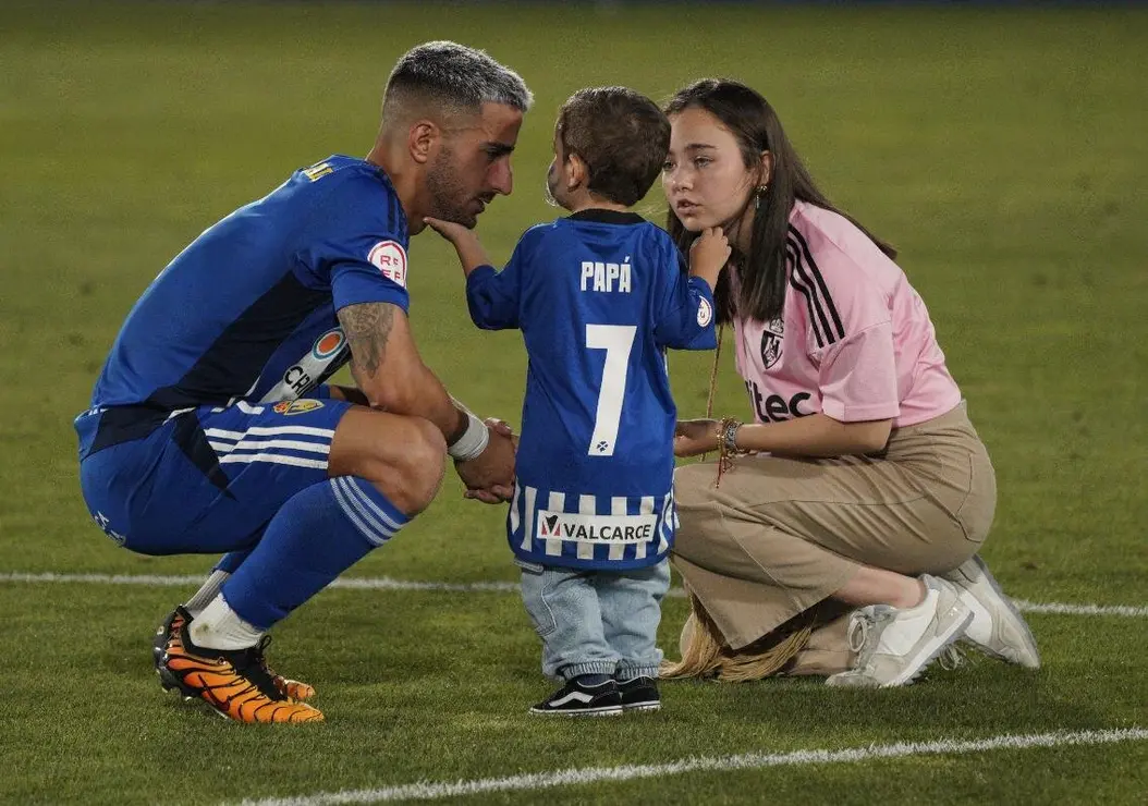 La SD Ponterradina no consigue el ascenso a segunda división al perder 0-1 contra el FC Andorra. Foto Peio García (5)