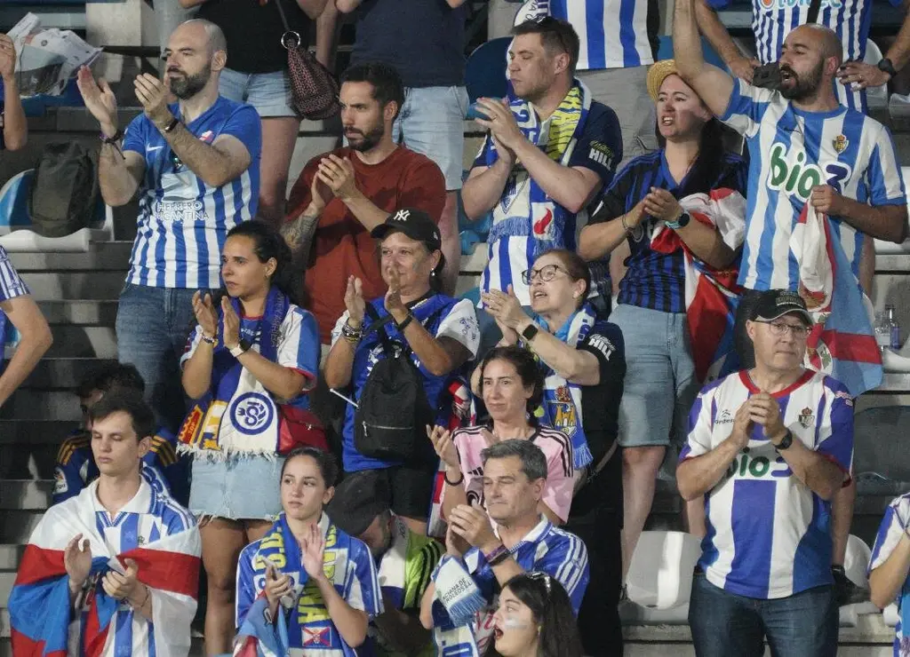 La SD Ponterradina no consigue el ascenso a segunda división al perder 0-1 contra el FC Andorra. Foto Peio García (7)
