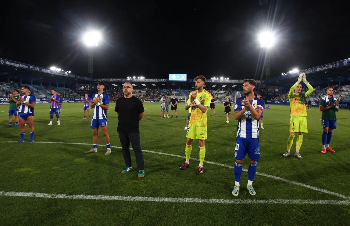 La SD Ponterradina no consigue el ascenso a segunda división al perder 0-1 contra el FC Andorra. Foto Peio García (17)