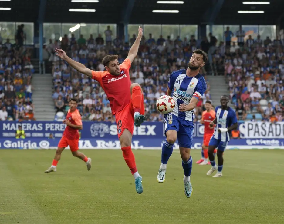 La SD Ponterradina no consigue el ascenso a segunda división al perder 0-1 contra el FC Andorra. Foto Peio García (23)