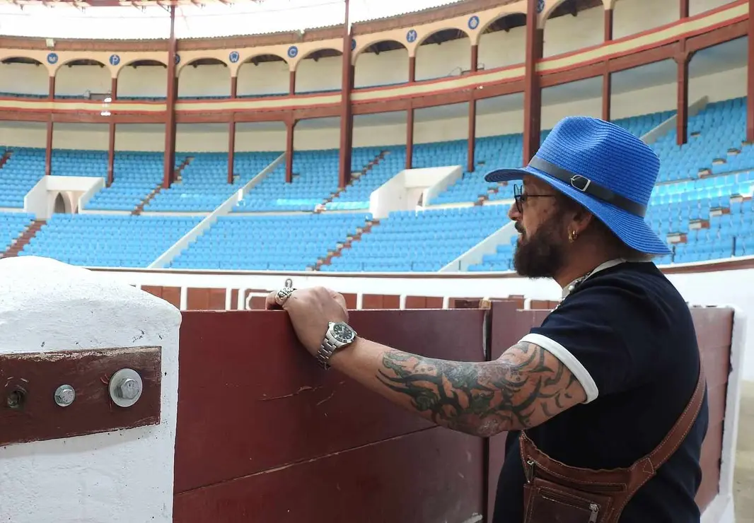 Duquende canta a Morante en la Plaza de Toros de León. El célebre cantaor flamenco acompañará este domingo la faena del torero en un encuentro que promete ser un hito artístico. Foto: M.A. García