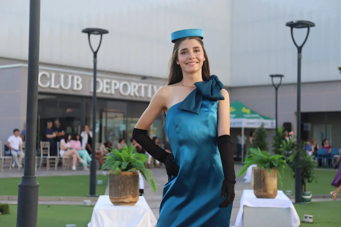 Las instalaciones del Olímpico de León se convirtieron en una pasarela improvisada con motivo del desfile Moda en la Calle, un evento que reunió a varios diseñadores de la provincia para presentar sus colecciones. Fotos: Isaac Llamazares