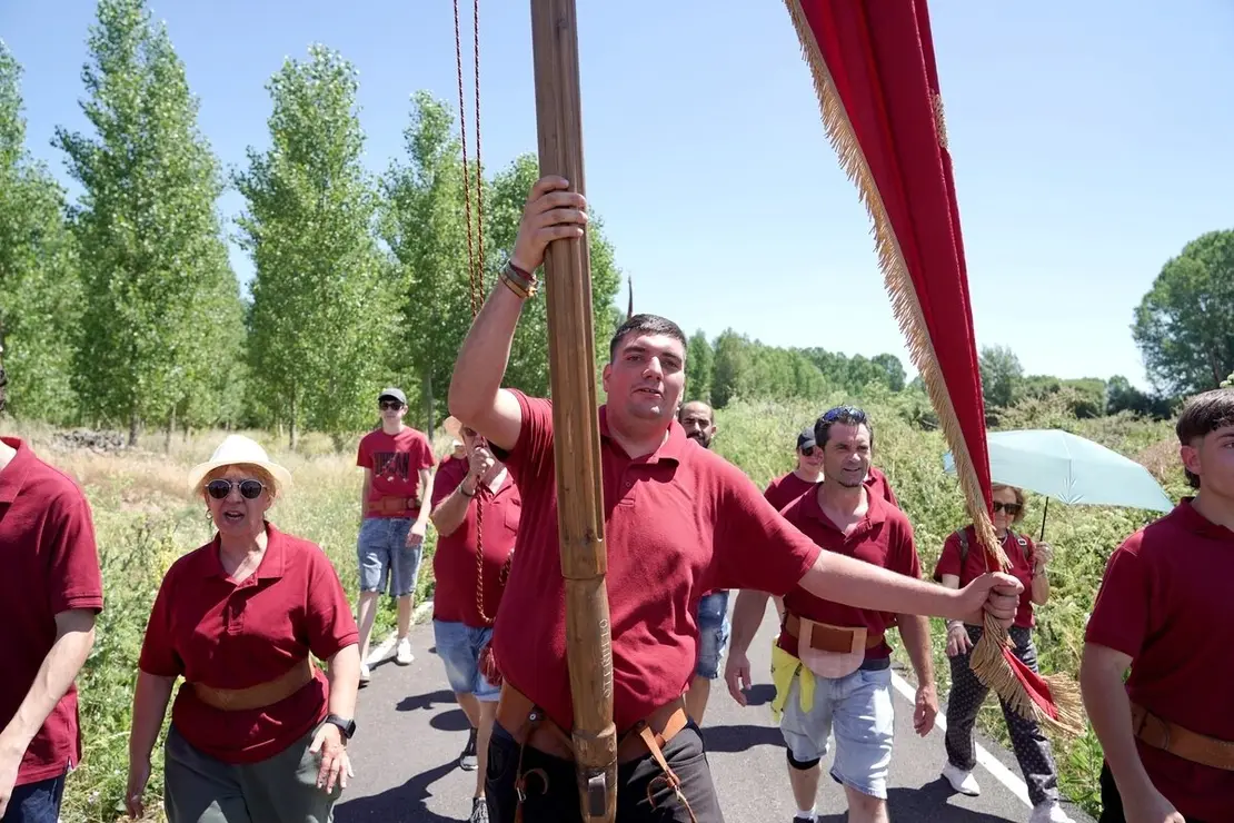 Celebración de la II Concentración de Pendones de Oteruelo de la Valduerna.