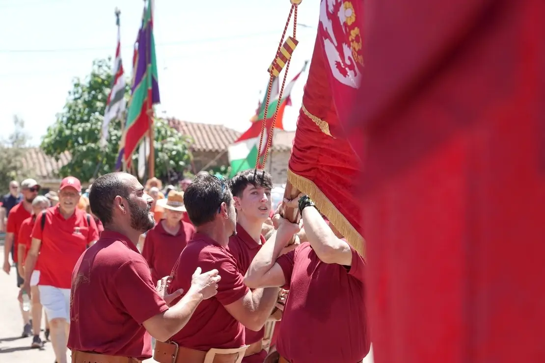Celebración de la II Concentración de Pendones de Oteruelo de la Valduerna.