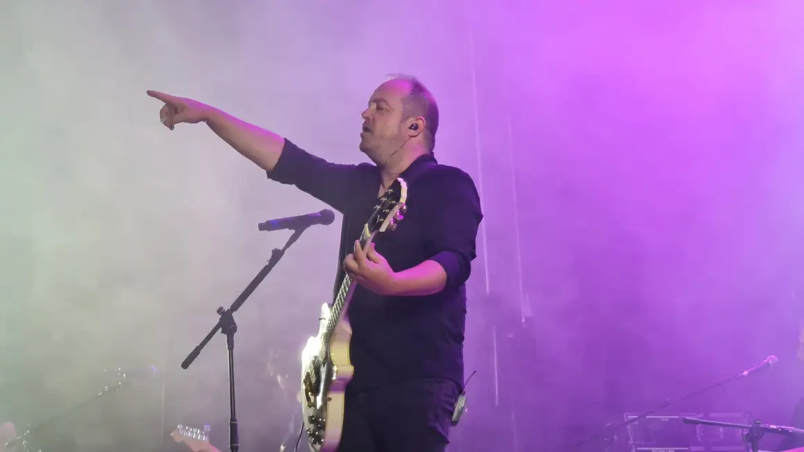 Hombres G 18