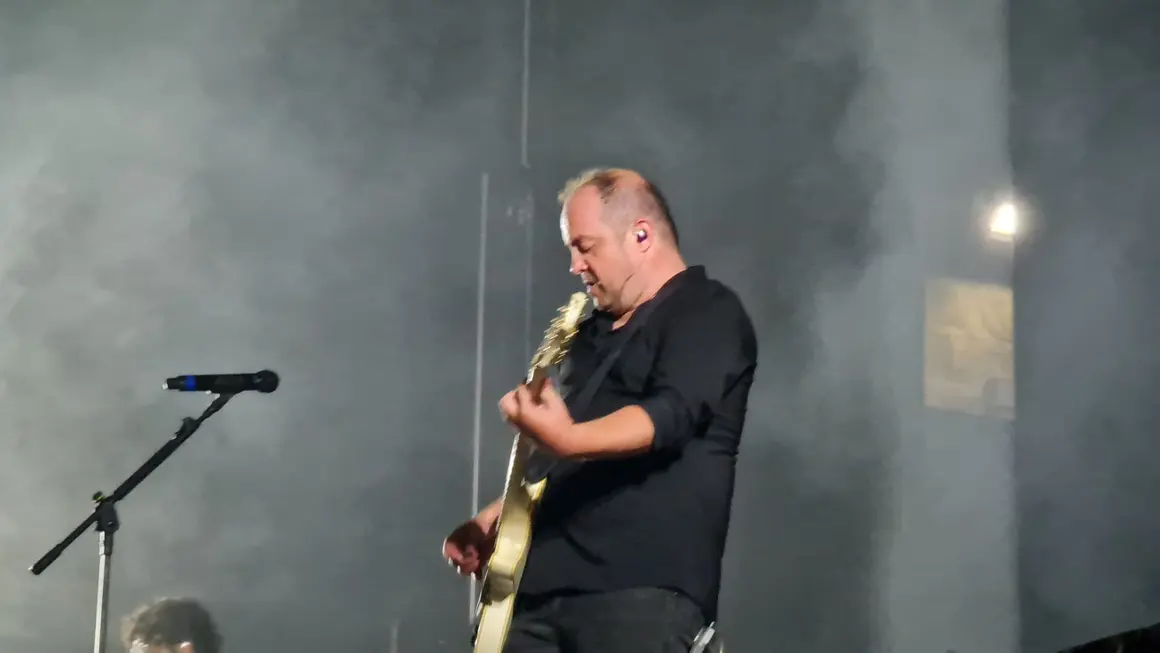 Hombres G 124