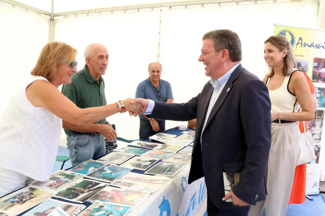 Una veintena de organizaciones presentan sus proyectos internacionales para combatir la pobreza en el tercer festival Coodefest Castilla y León Solidaria que se celebra en León.