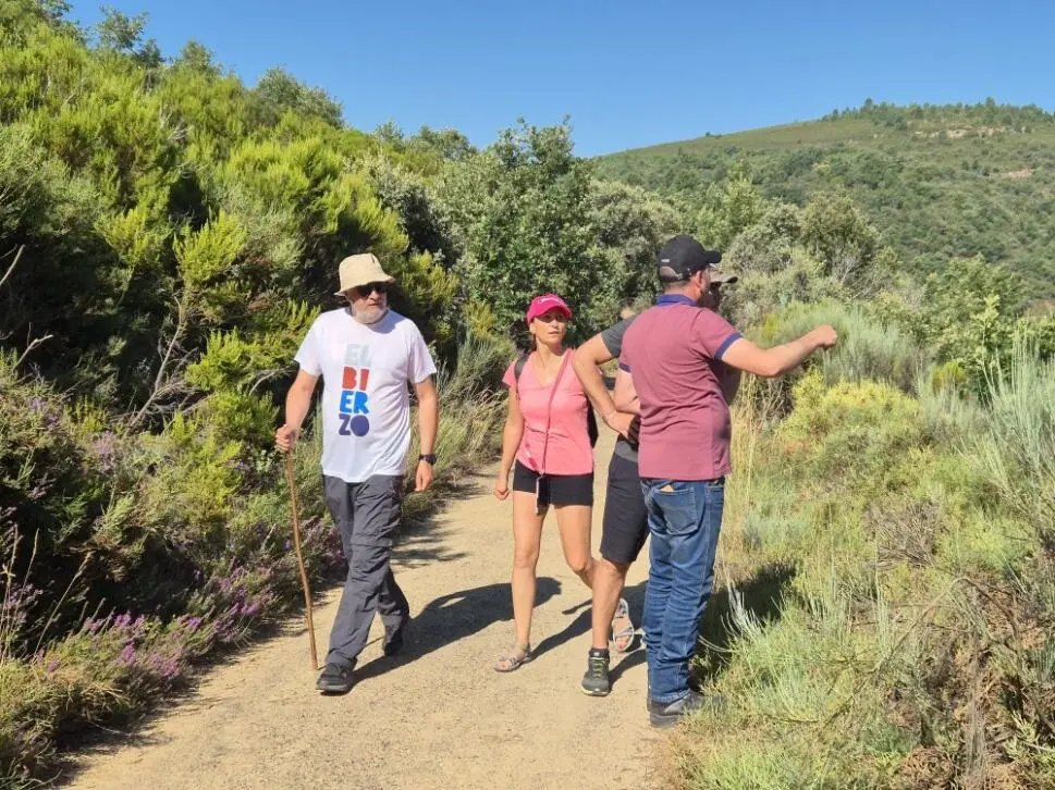 Lillo del Bierzo acogió es domingo el inicio de La Senda de las Cantinas, la primera gastro-ruta del Consejo Comarcal.