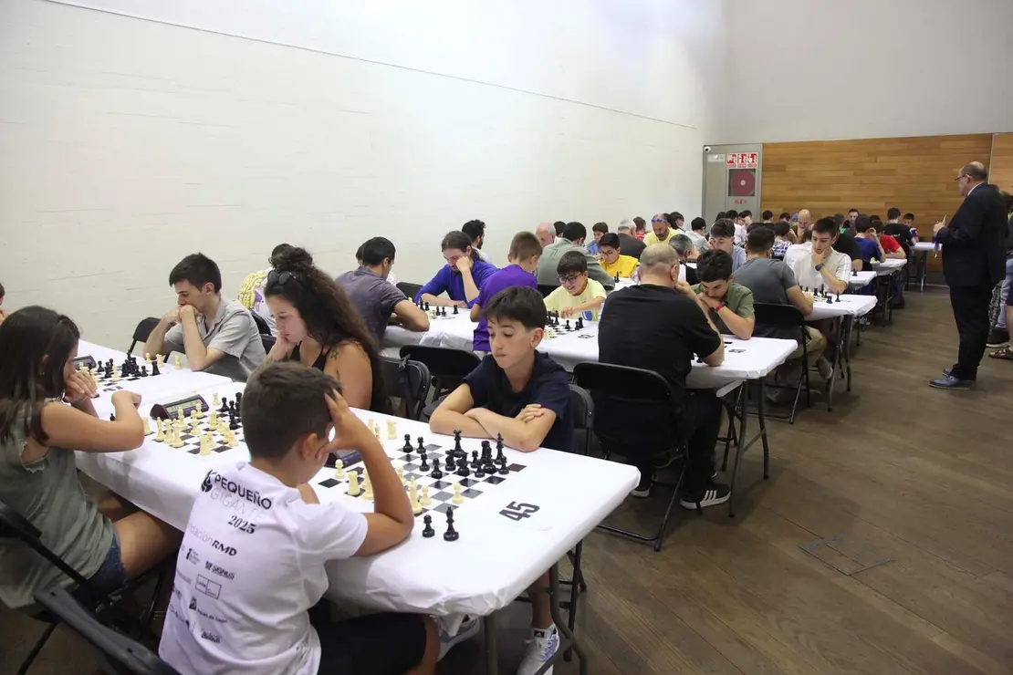 Decenas de jugadores aficionados se dierron cita en el torneo Blitz. Foto: Luque