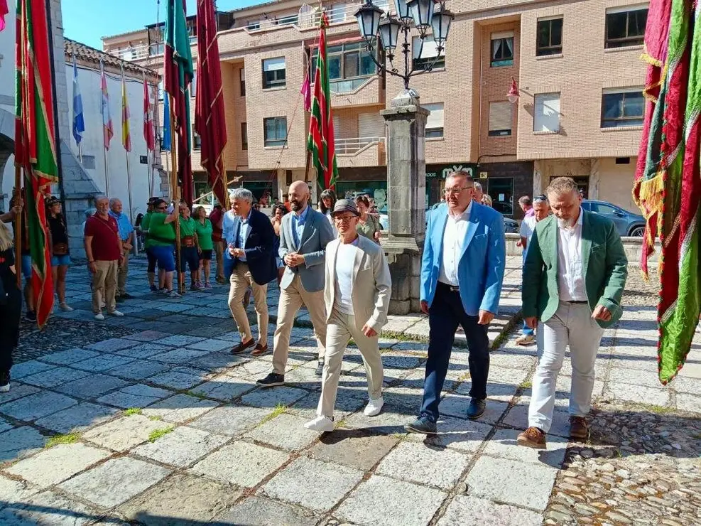 Las siete ‘Polas' de Asturias y León se reúnen en La Pola de Gordón un cuarto de siglo después.