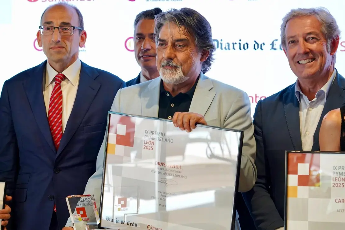 La empresa Drasanvi, dedicada desde 1993 a desarrollar, distribuir y comercializar productos naturales para la salud, belleza y bienestar, recibió este lunes el Premio Pyme del Año 2025 de León, un galardón que conceden el Banco Santander y la Cámara de Comercio de León, en colaboración con la Cámara de España y el Diario de León. Foto: Campillo