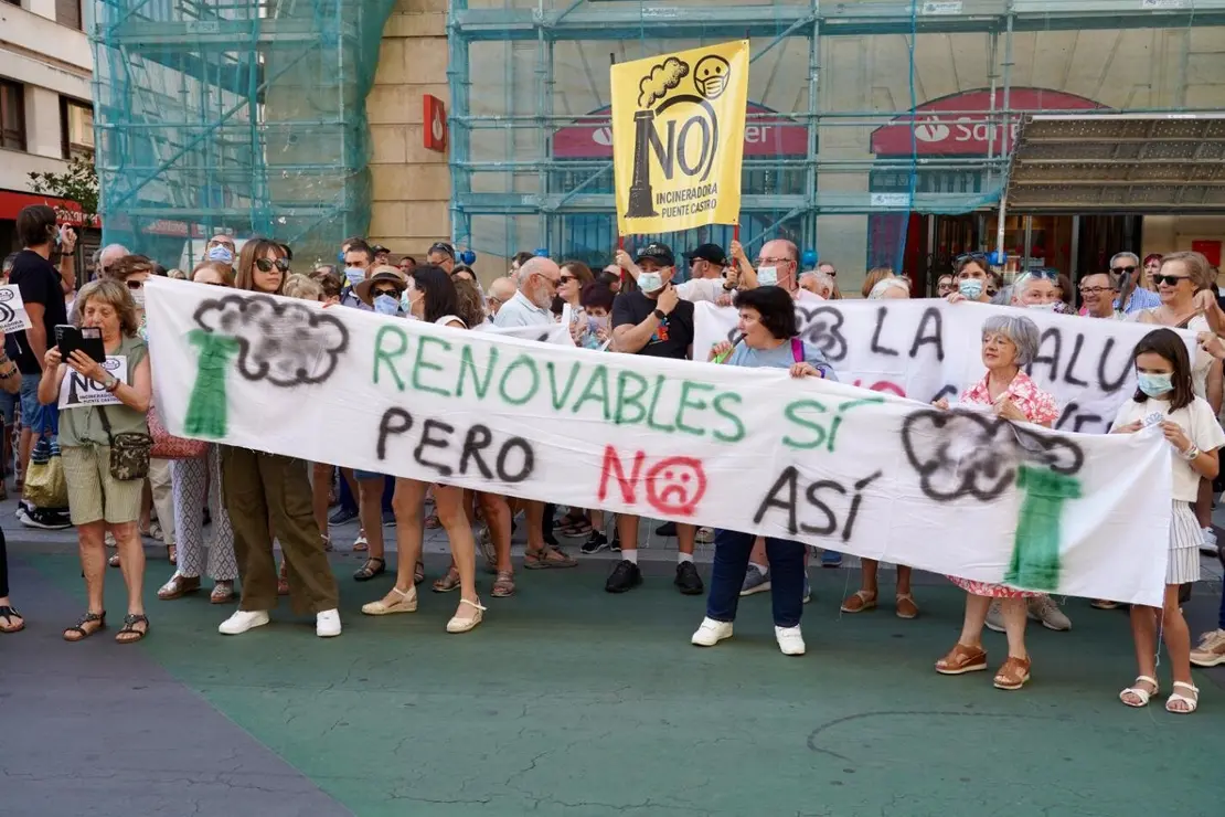 Concentración en contra de la construcción de la planta de biomasa de la Red de Calor de León. Foto: Campillo