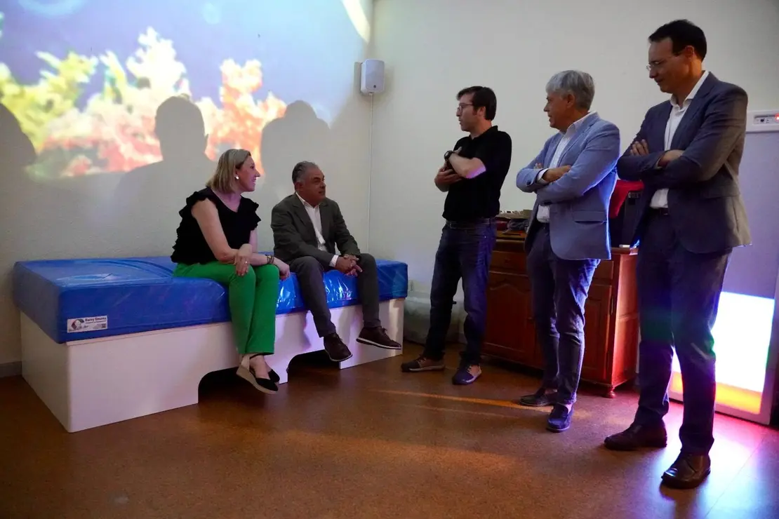 La vicepresidenta de la Junta y consejera de Familia e Igualdad de Oportunidades, Isabel Blanco, visita el centro social Las Cinco Llagas de Cáritas Diocesana de Astorga. Foto Campillo (4)