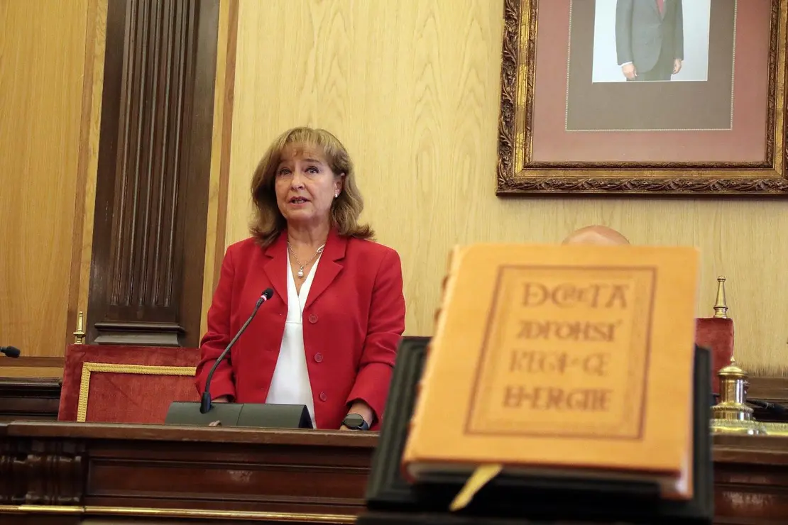 León revive su historia jurídica con la lectura de los Fueros y Ana del Ser como mantenedora (2)