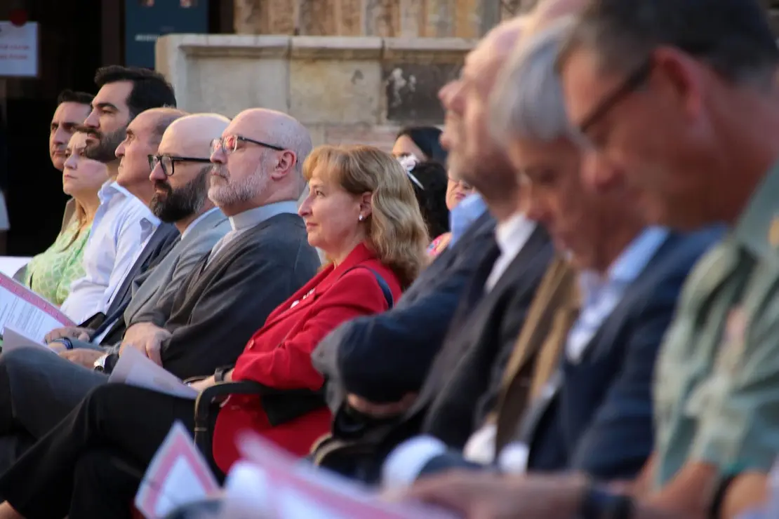 León revive su historia jurídica con la lectura de los Fueros y Ana del Ser como mantenedora (8)