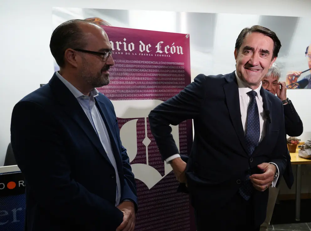 El consejero de Medio Ambiente, Vivienda y Ordenación del Territorio de la Junta de Castilla y León, Juan Carlos Suárez-Quiñones, inaugura la jornada 'Claves de futuro: Transición energética, industria y redes' organizada por Diario de León