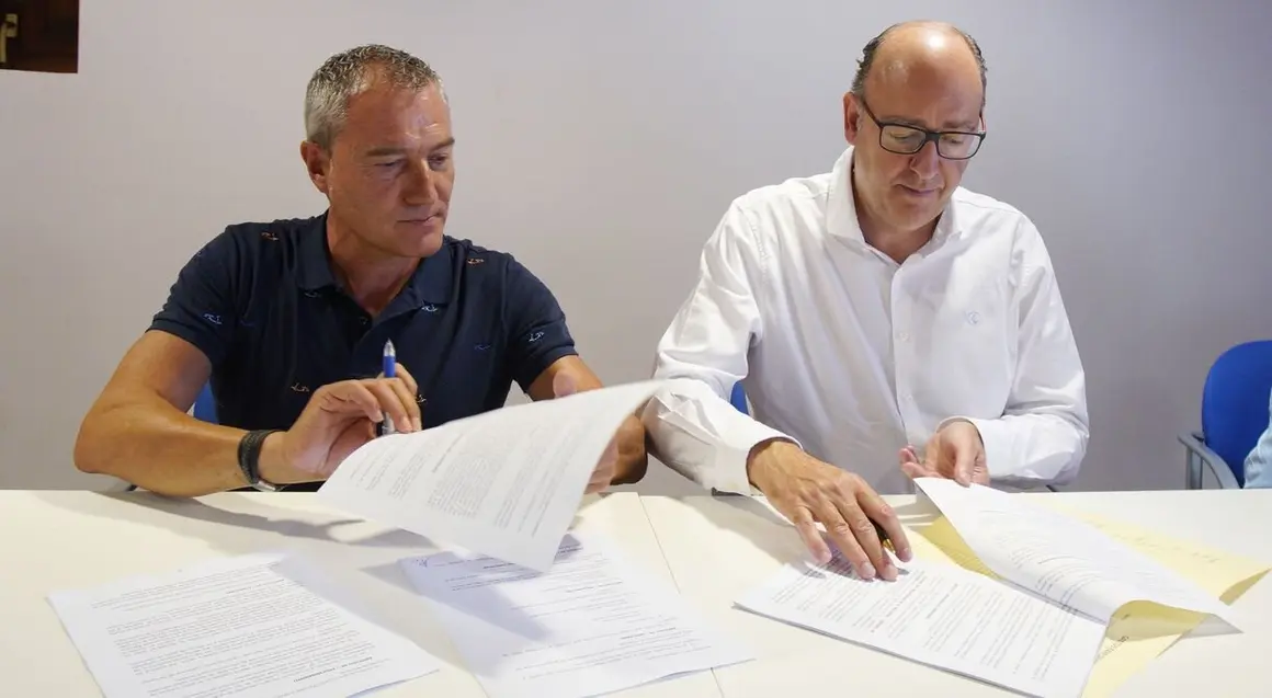 Firma del convenio de la pizarra de Castilla y León