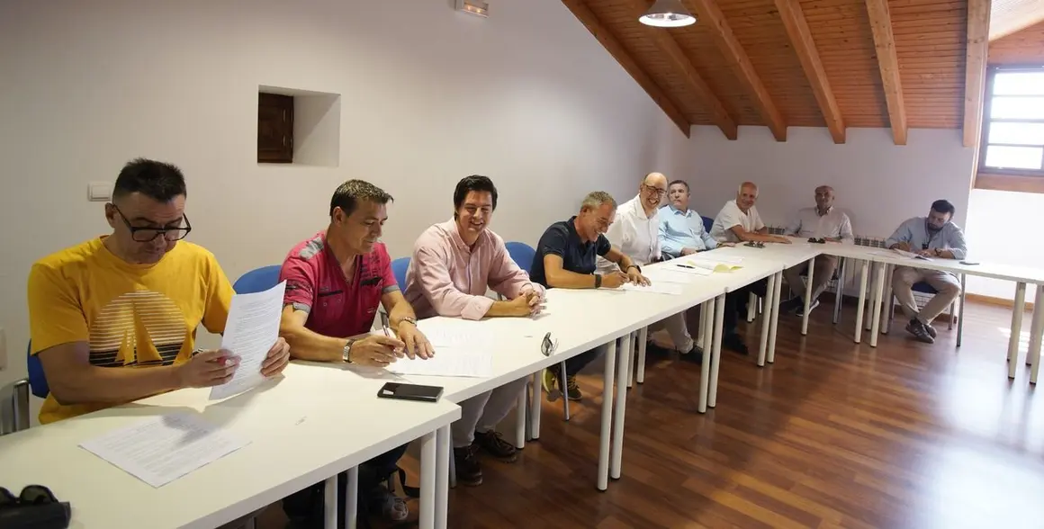 Firma del convenio de la pizarra de Castilla y León