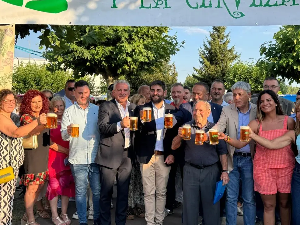 Carrizo de la Ribera celebra su XVIII Feria del Lúpulo y la Cerveza con el respaldo del delegado del Gobierno Nicanor Sen.