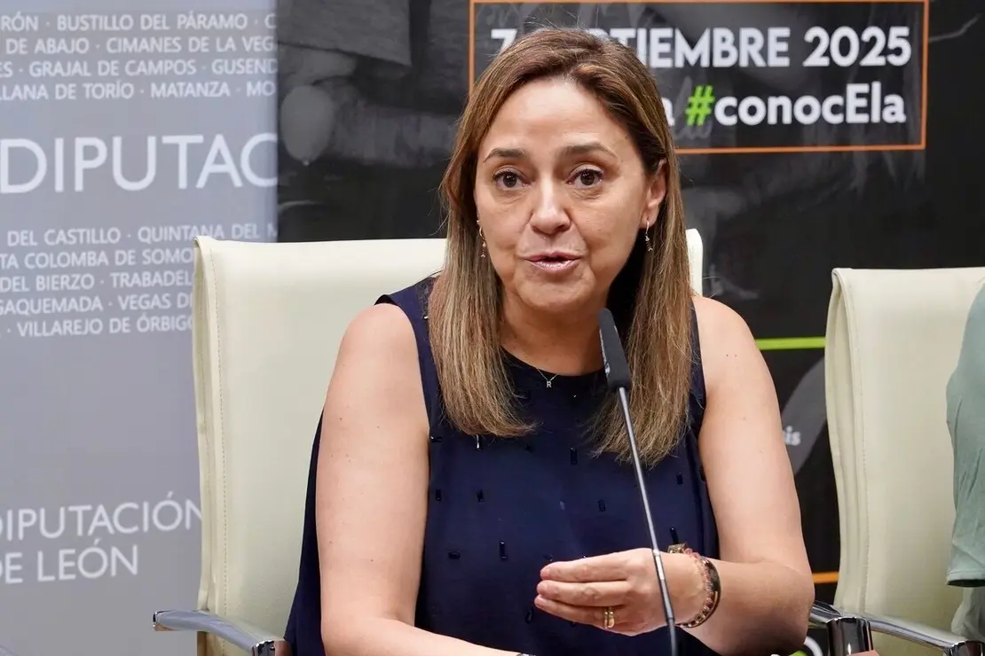 La diputada de Juventud y Deportes, Patricia Martínez, presenta el Trail Solidario ‘Antimio con la ELA’, junto a Roberto Salvadores, de la Junta Vecinal de Antimio de Arriba;; la directora de Comunicación, Marketing y RR.PP. de la Asociación Española de Esclerosis Lateral Amiotrófica, Rosa María García Llorente; y la presidenta de EM León, Lorena López