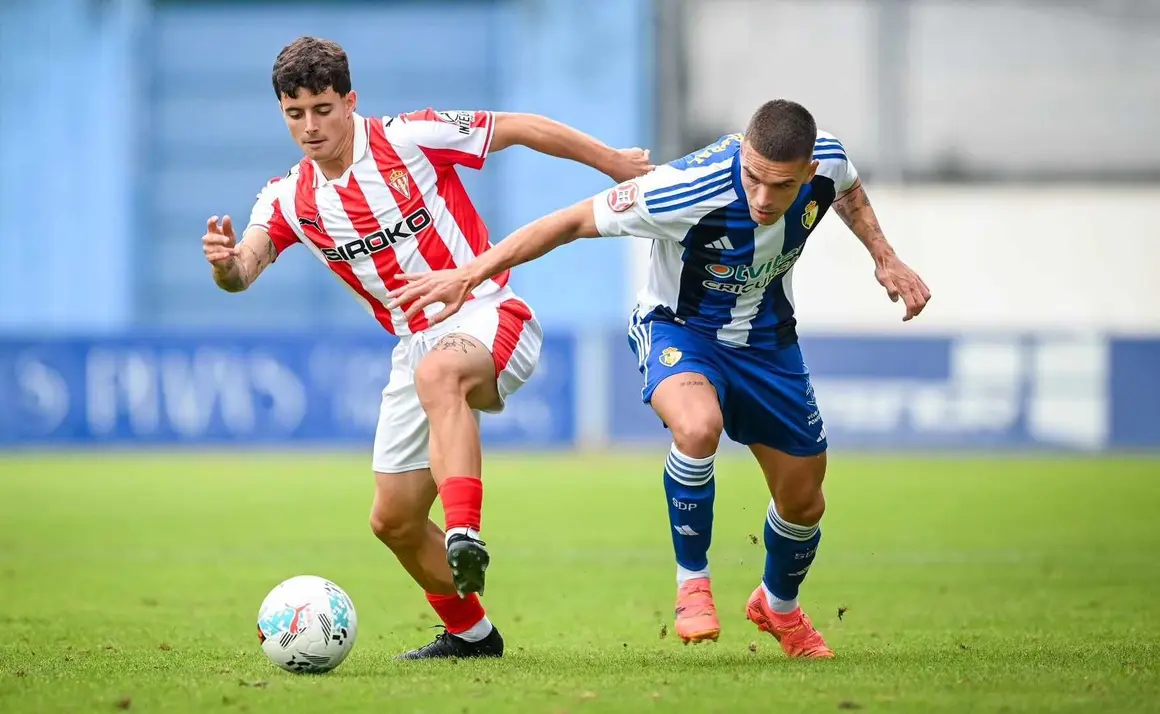 El equipo berciano firma su segundo partido consecutivo sin encajar goles en una pretemporada prometedora. El Sporting, superior en dominio y ocasiones, no logró materializar su insistencia.
