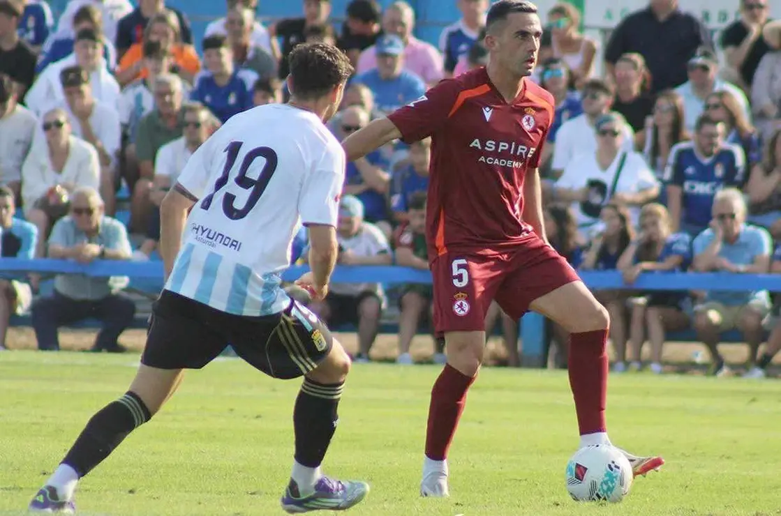 La Cultural y Deportiva Leonesa ofreció una actuación notable ante el Real Oviedo en el 35.º Torneo Villa de Grado, pese a la derrota por la mínima (1-0) frente al equipo de Veljko Paunovic, que aprovechó un error puntual en la primera mitad para llevarse el trofeo.