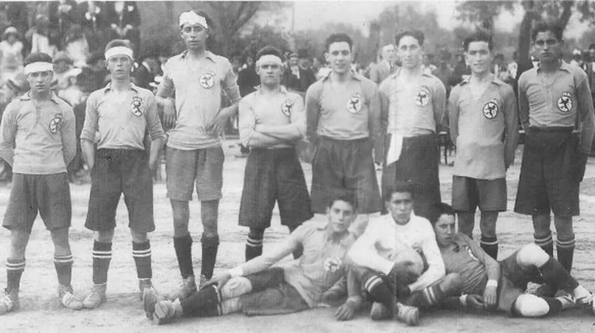 El primer equipo de la Cultural en competición.