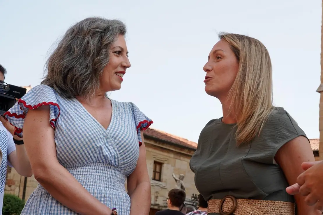 La vicesecretaria nacional de Coordinación Sectorial del PP, Alma Ezcurra, comparece para hablar de actualidad política durante su visita León acompañada del secretario provincial, Eduardo Diego, y el portavoz en el Ayuntamiento de la capital, David Fernández