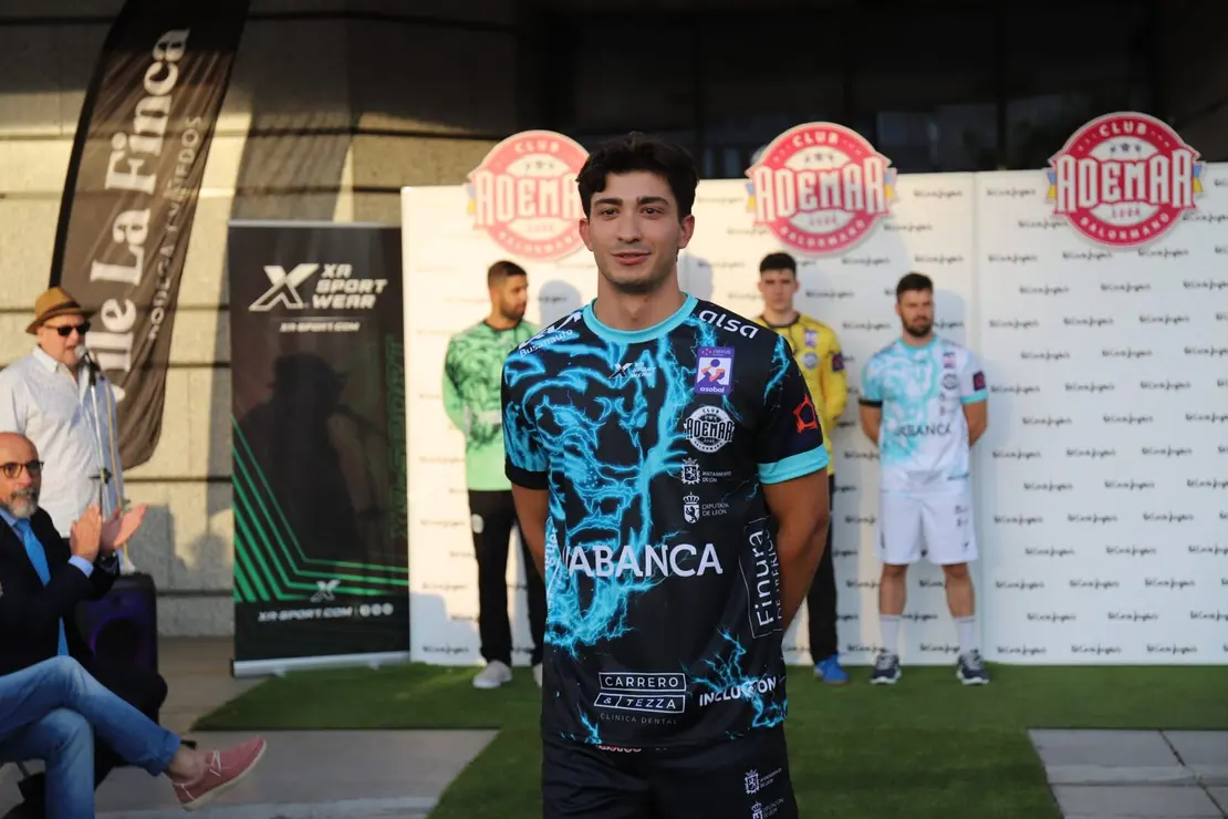 Ademar equipación (10)