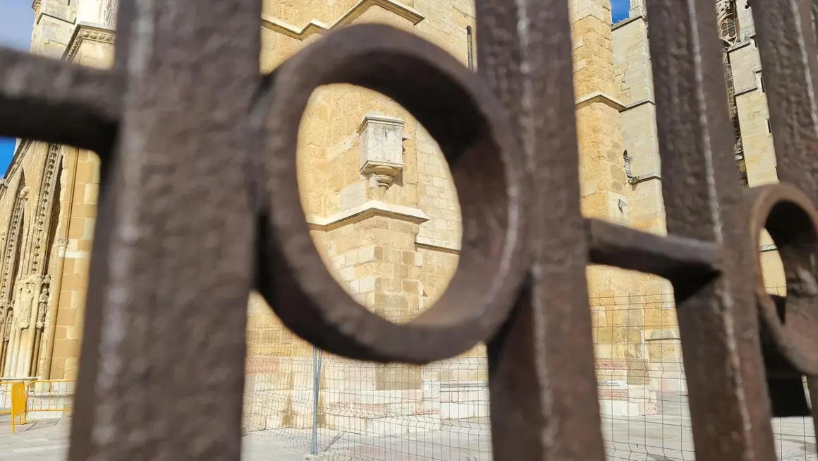 Relojes de sol catedral de León (1)