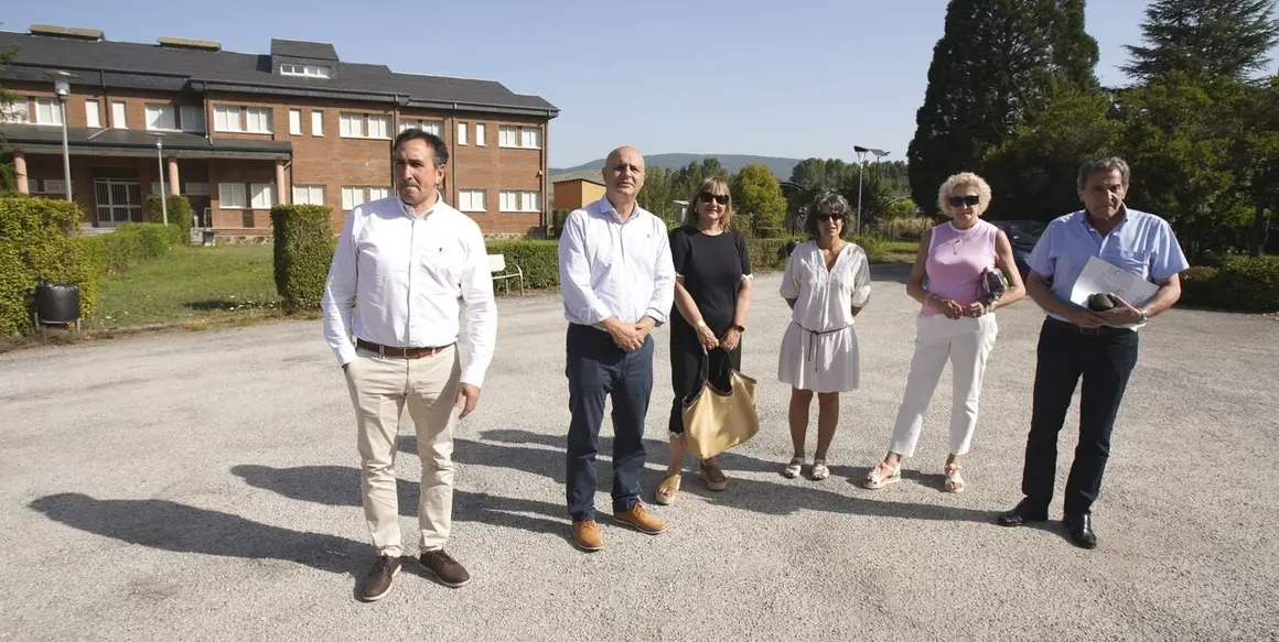 El viceconsejero de Política Agraria Comunitaria y Desarrollo Rural, Jorge Llorente, durante su visita al Centro Integrado de Formación Profesional Agraria de Almázcara (León), para presentar el nuevo ciclo de su oferta formativa