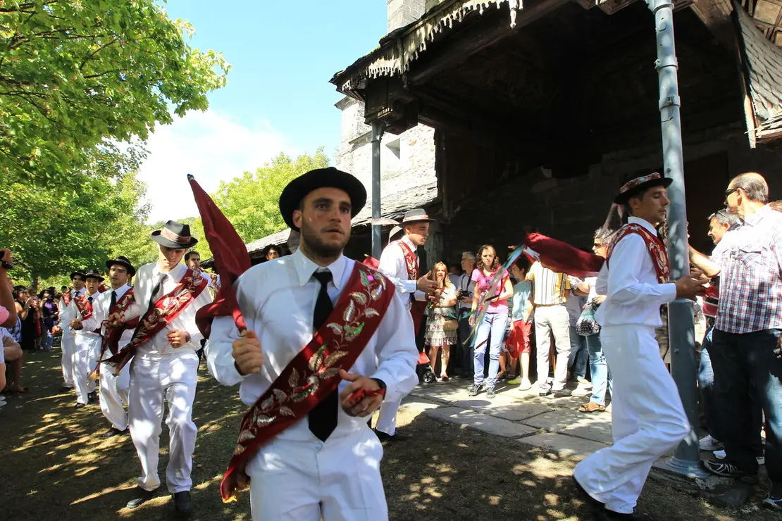 Danzas del Valle de Fornela declaradas como de Interés Turístico Regional