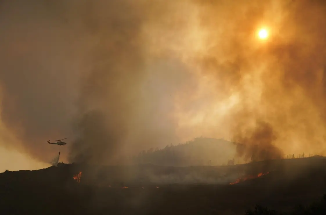 Incendio en la localidad de Paradiña (12)