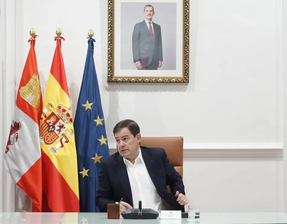 El presidente de la Junta de Castilla y León, Alfonso Fernández Mañueco, se reúne con miembros del Ejecutivo autonómico para avanzar en las actuaciones de reconstrucción de las zonas afectadas por los incendios forestales en la Comunidad. Foto: Rubén Cacho
